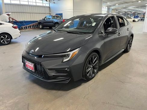 Used 2025 Toyota Corolla SE FWD image 7