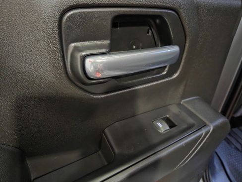 Used 2019 Chevrolet Silverado 1500 LT w/ Texas Edition image 36