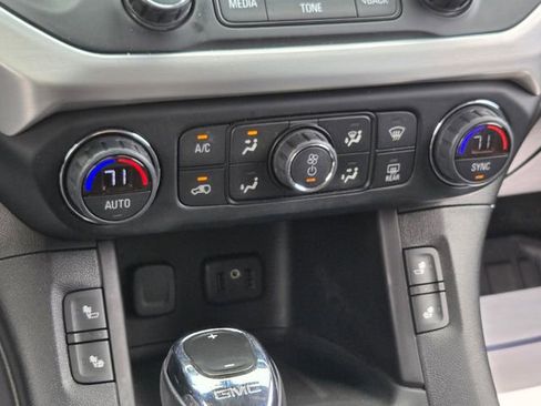 Used 2019 GMC Acadia SLT AWD/4WD image 28