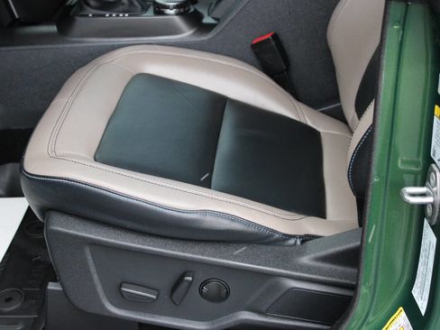 Used 2023 Ford Bronco Wildtrak image 8