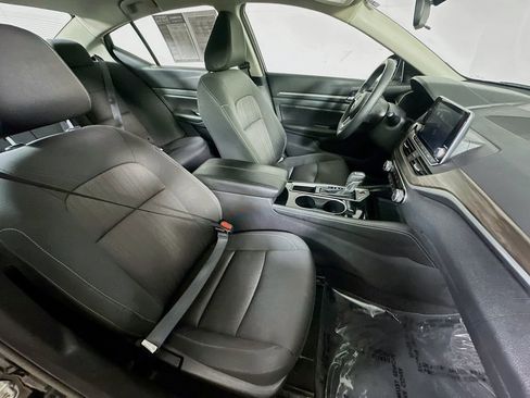 Used 2023 Nissan Altima 2.5 SV FWD image 12