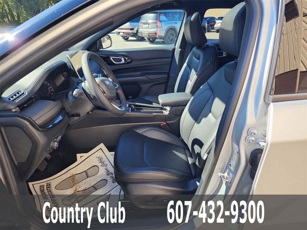 New 2025 Jeep Compass Limited w/ Sun & Sound Group AWD/4WD image 11