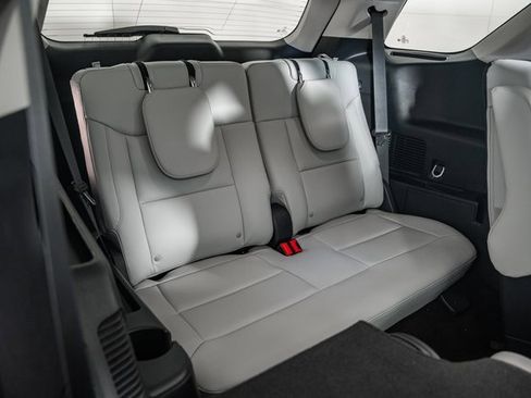 Used 2025 Ford Explorer Platinum w/ Ultimate Package image 38