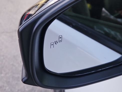 Used 2024 Toyota Prius XLE image 24