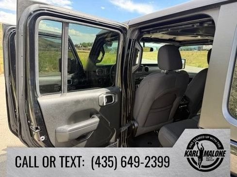 Used 2023 Jeep Wrangler Unlimited w/ Cold Weather Group AWD/4WD image 24