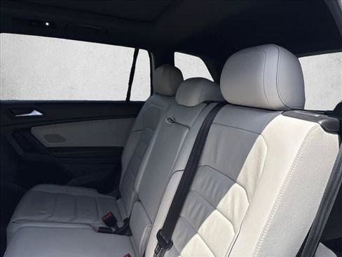 Used 2019 Volkswagen Tiguan SEL Premium R-Line w/ 3rd Row Seat Package AWD/4WD image 20