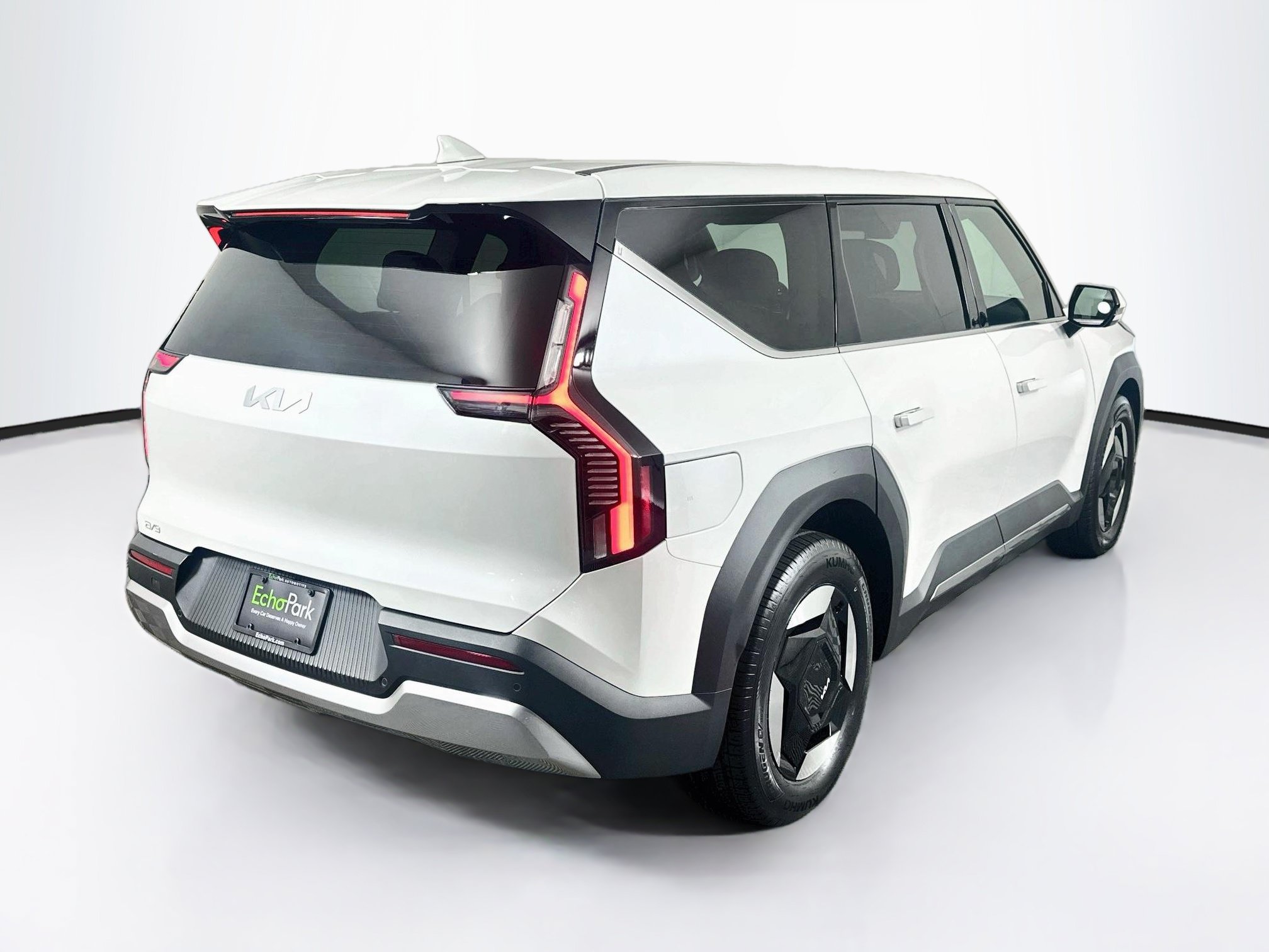 Used 2024 Kia EV9 Light Long Range RWD image 9