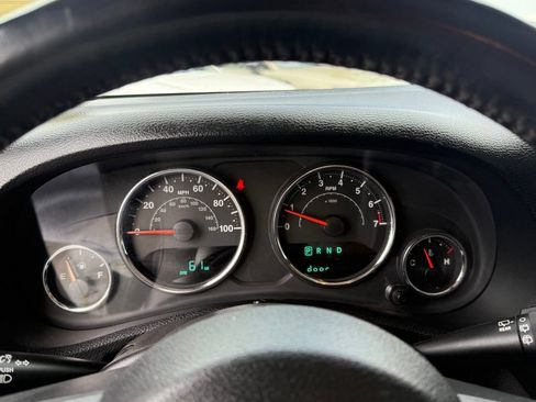 Used 2018 Jeep Wrangler Unlimited Sahara AWD/4WD image 22