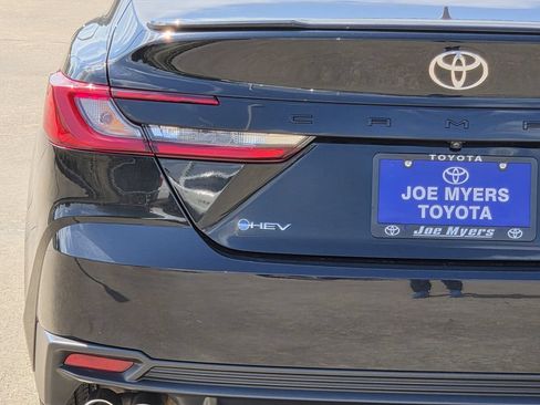 Used 2025 Toyota Camry SE FWD image 10
