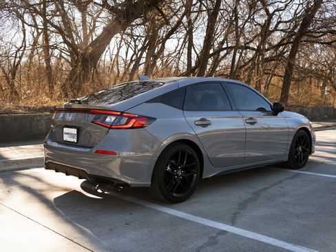 Used 2025 Honda Civic Sport image 9