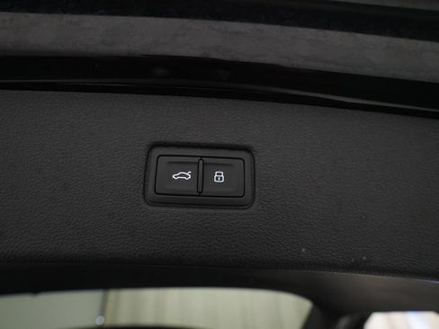 Used 2020 Audi Q7 3.0T Prestige w/ Prestige Package AWD/4WD image 15
