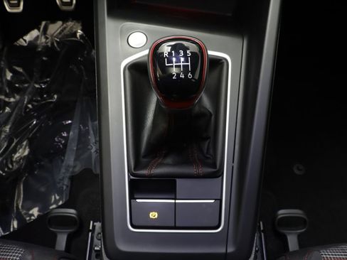 Used 2022 Volkswagen GTI SE FWD image 13