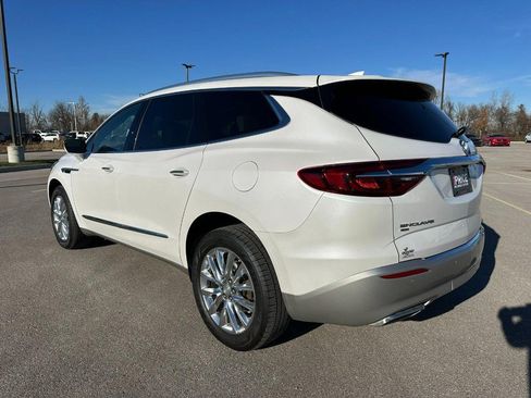 Used 2021 Buick Enclave Essence w/ Sound and Sites Package image 3
