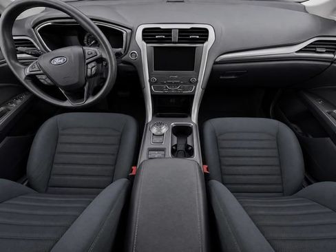 Used 2020 Ford Fusion SE FWD image 26
