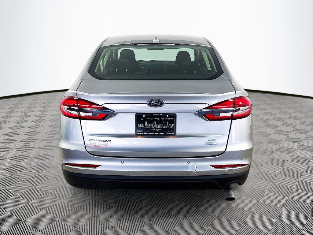 Used 2020 Ford Fusion SE FWD image 6