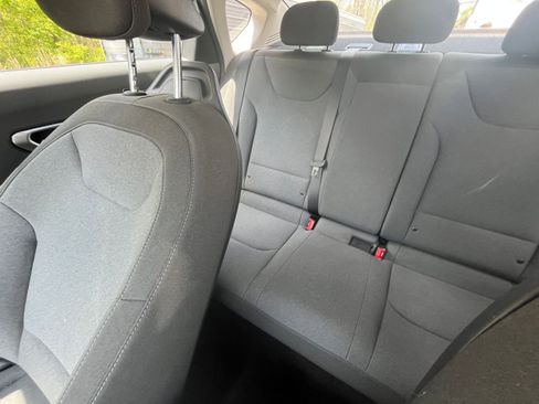 Used 2025 Kia K4 LXS image 35