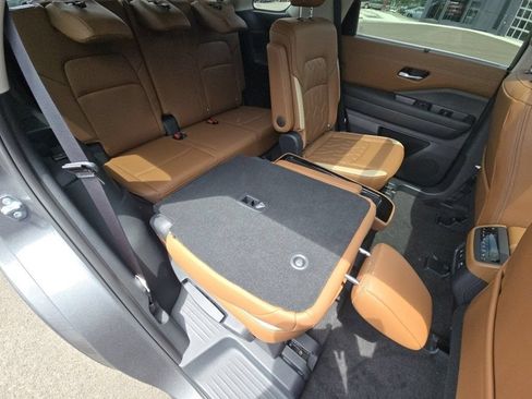 New 2026 Nissan Pathfinder Platinum AWD/4WD image 12