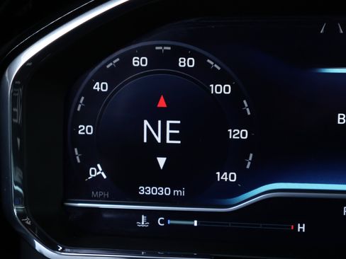 Used 2023 Chevrolet Silverado 1500 High Country w/ High Country Premium Package image 4