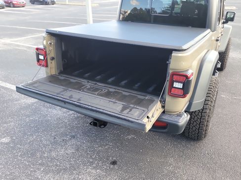 Used 2020 Jeep Gladiator Rubicon image 13