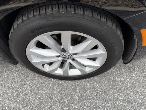 Used 2017 Volkswagen Beetle 1.8T Classic image 19