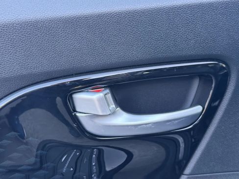Used 2022 Kia Niro EX Premium w/ Cold Weather Package FWD image 24