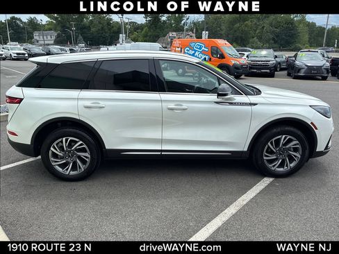 Certified 2024 Lincoln Corsair AWD w/ Equipment Group 101A image 9