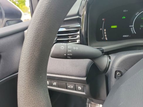 Used 2025 Toyota Camry LE FWD image 19