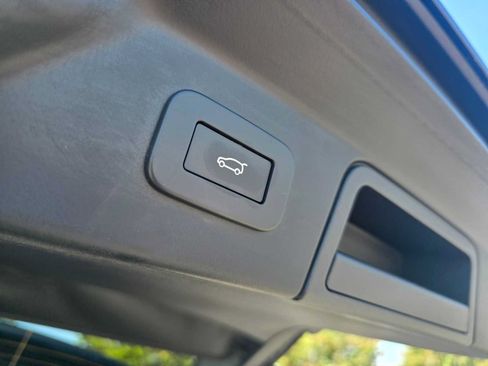 Used 2026 Land Rover Range Rover Velar Dynamic SE AWD/4WD image 15