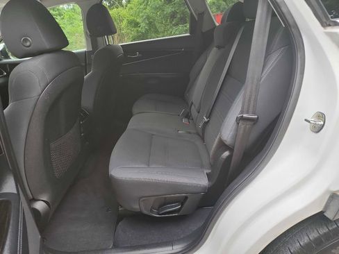 Used 2020 Kia Sorento LX w/ LX I4 Convenience Package FWD image 25