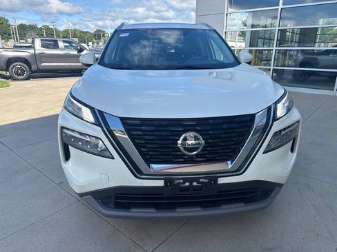 Used 2021 Nissan Rogue SV w/ Premium Package AWD/4WD image 2
