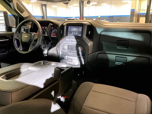 Used 2023 Chevrolet Silverado 2500 Custom w/ Custom Convenience Package image 14