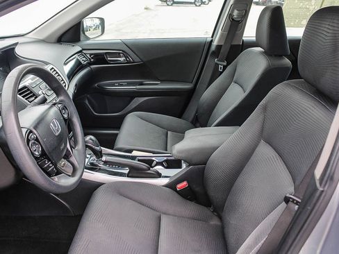 Used 2017 Honda Accord LX image 17