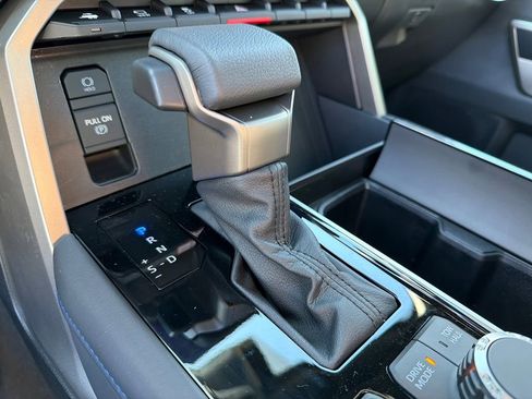 New 2026 Toyota Sequoia Platinum AWD/4WD image 32