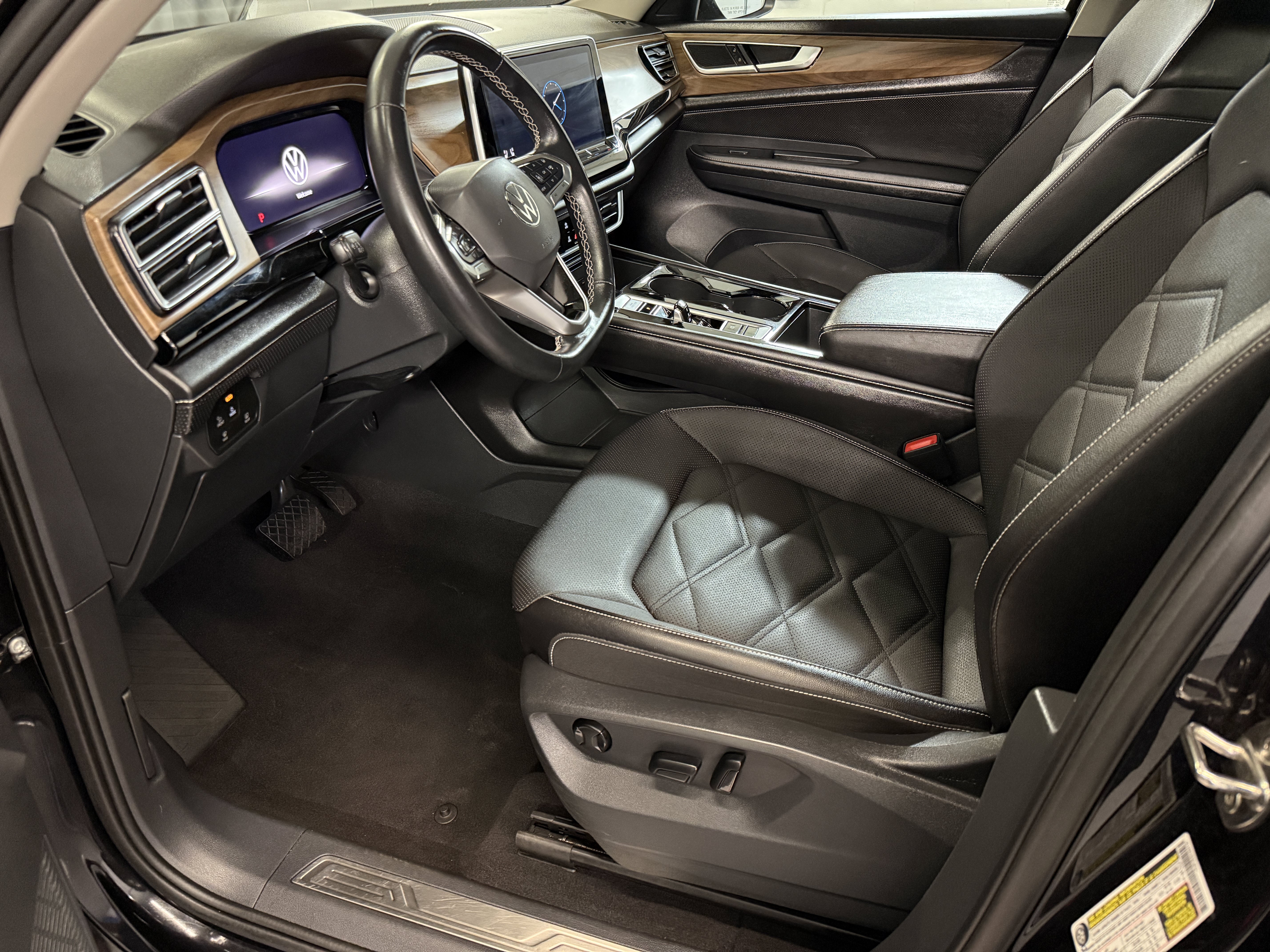 Certified 2024 Volkswagen Atlas SE AWD/4WD image 16