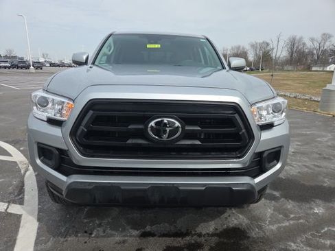 Used 2022 Toyota Tacoma SR image 3