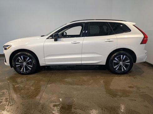 Used 2025 Volvo XC60 B5 Core w/ Climate Package image 3