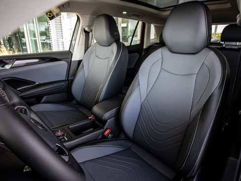 New 2026 Volkswagen Tiguan SE FWD image 24