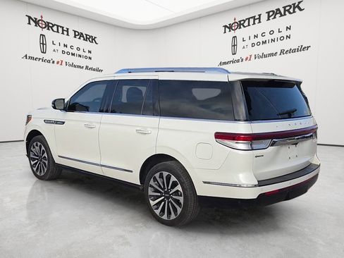 Used 2024 Lincoln Navigator Reserve AWD/4WD image 3