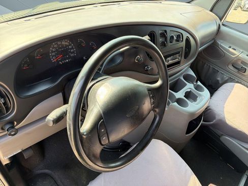 Used 2000 Ford E-350 and Econoline 350 XL RWD image 4