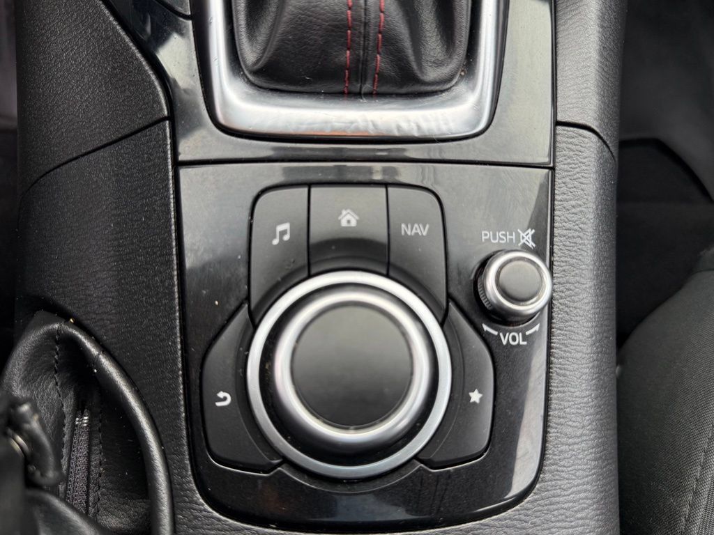Used 2016 MAZDA MAZDA3 i Touring FWD image 30