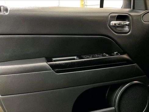 Used 2016 Jeep Patriot High Altitude image 23