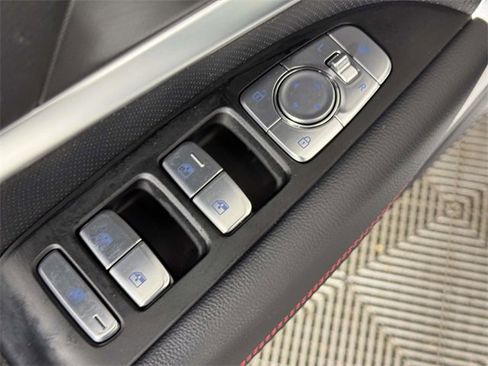 Used 2025 Genesis G70 2.5T w/ Sport Prestige Package image 18