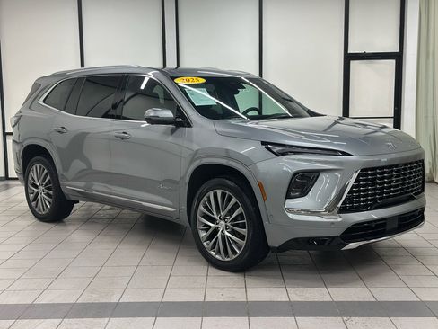 Certified 2025 Buick Enclave Avenir image 1