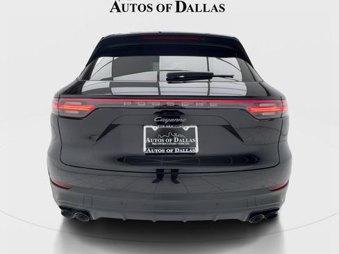 Used 2023 Porsche Cayenne Platinum Edition AWD/4WD image 9