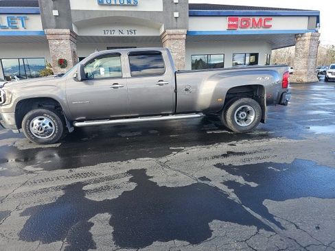 Used 2011 GMC Sierra 3500 SLT w/ SLT Convenience Package image 50