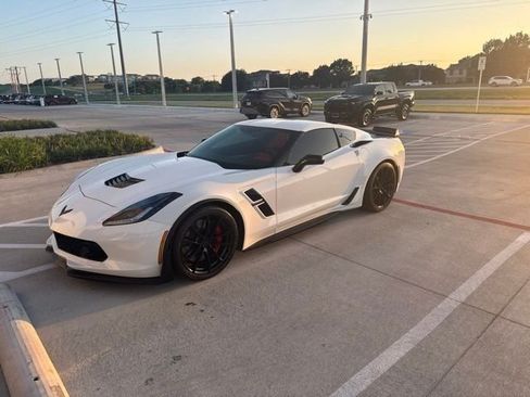 Used 2017 Chevrolet Corvette Grand Sport w/ Carbon Flash Badge Package RWD image 2