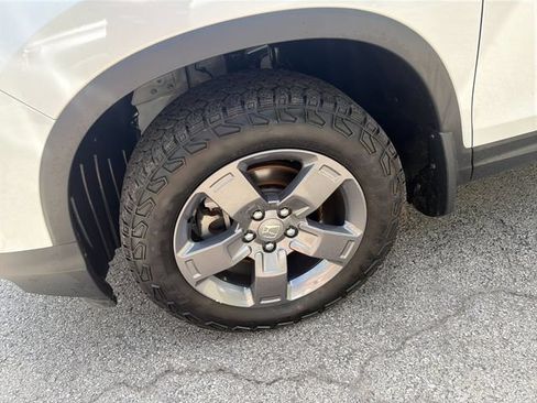 Used 2025 Honda Ridgeline TrailSport image 9