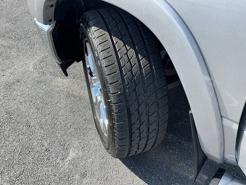 Used 2019 RAM 1500 Laramie AWD/4WD image 44