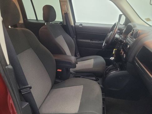Used 2017 Jeep Patriot Latitude FWD image 21