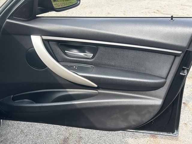 Used 2018 BMW 320i xDrive Sedan AWD/4WD image 23